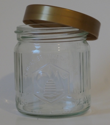 500 g DIB-Glas mit Deckel. (Quelle: R. Haag, 2026)